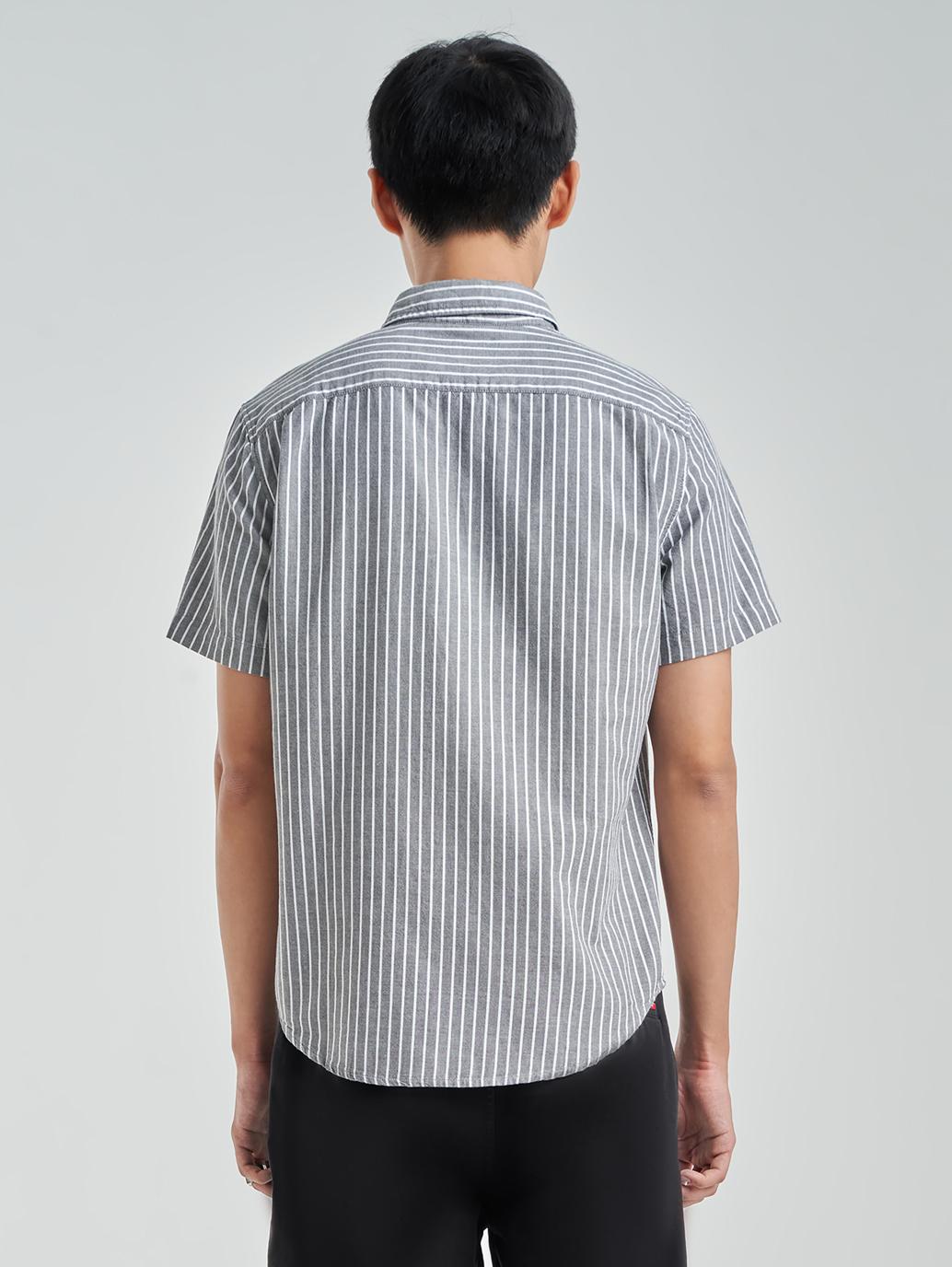Levi's® Men's Short Sleeve Classic One Pocket Standard Fit Shirt | Levi ...