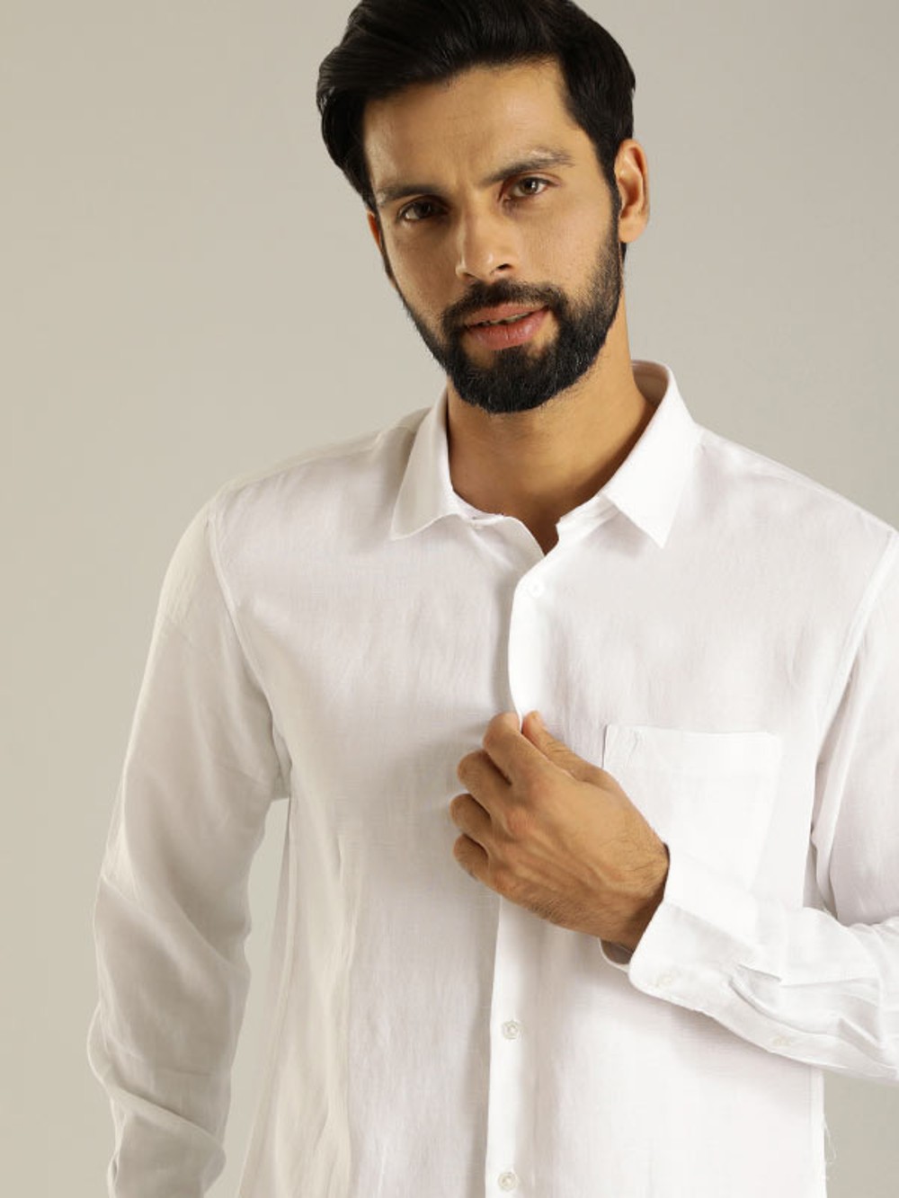 Buy Men White Classic Fit Solid Full Sleeves Formal Shirt Online