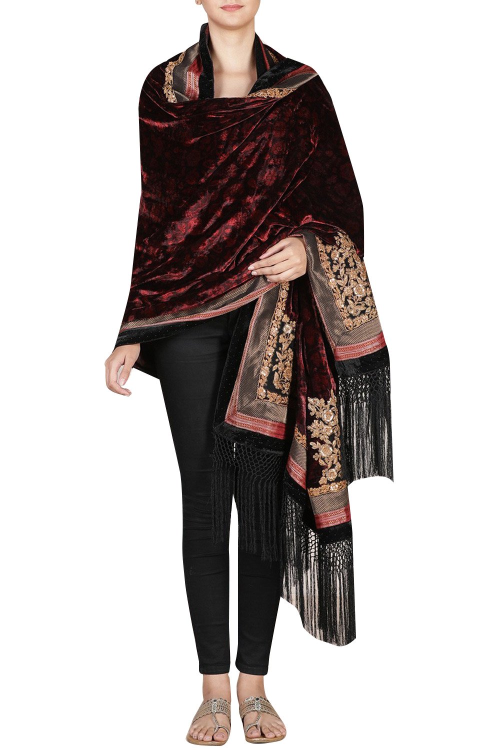 Vrijlating echtgenoot stereo Burgundy velvet shawl by RI Ritu Kumar | Carmaonline shop