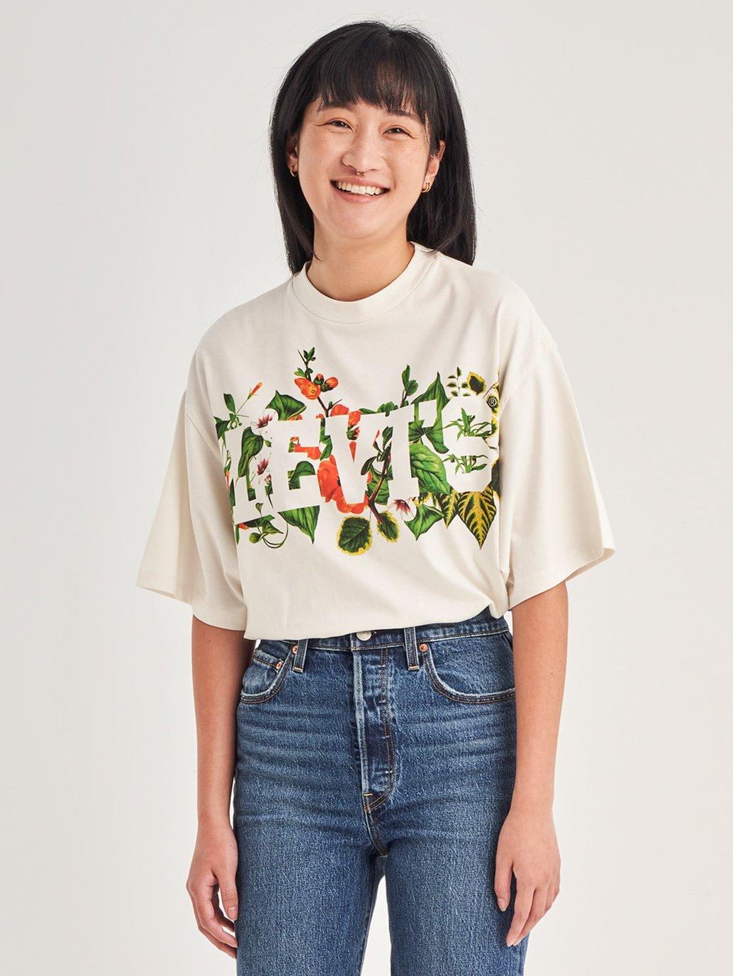 Levi's® Women's Graphic Short Stack T-Shirt | Levi's® Official Online Store  SG