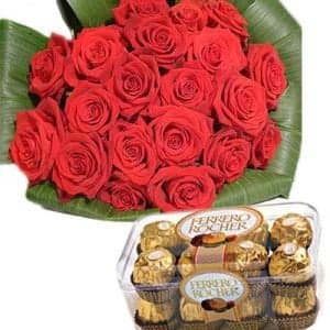 Bouquet of 18 Red Roses n Ferrero