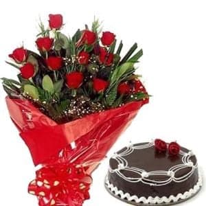 Red Roses n Chocolate Cake