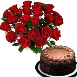 Fresh Red Roses n Chocolate Cake