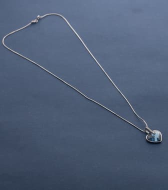 Dazzling Blue Heart Necklace (Silver)