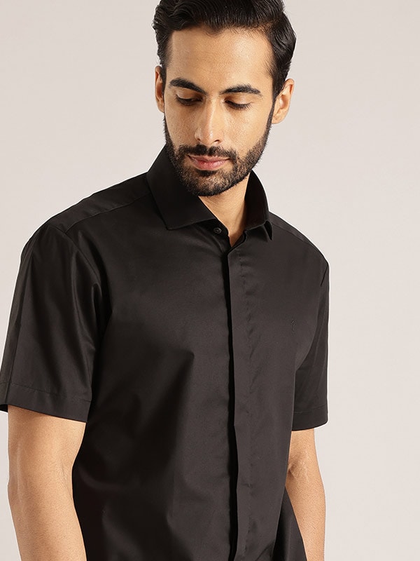 Buy Men Solid Half Sleeve Cotton Stretch Shirt Online | Indian Terrain
