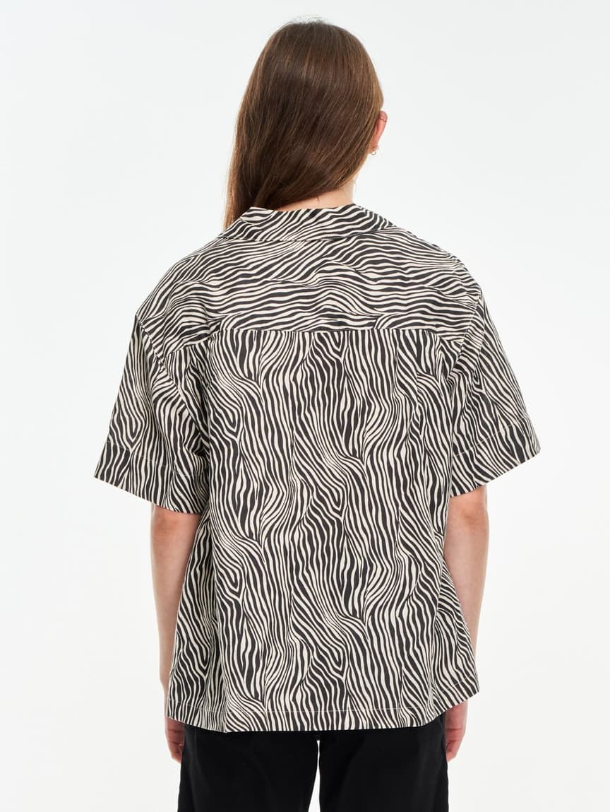 Levi's® SG Women's Ari Short Sleeve Resort Shirt - A33550004