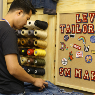 Levi’s® Tailor Shop Denim Alterations 3