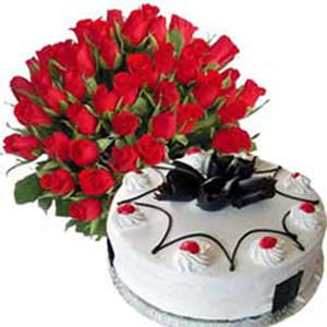 Order Pineapple Cake Online From ankur flower decoration bhopal  6264503020,bhopal
