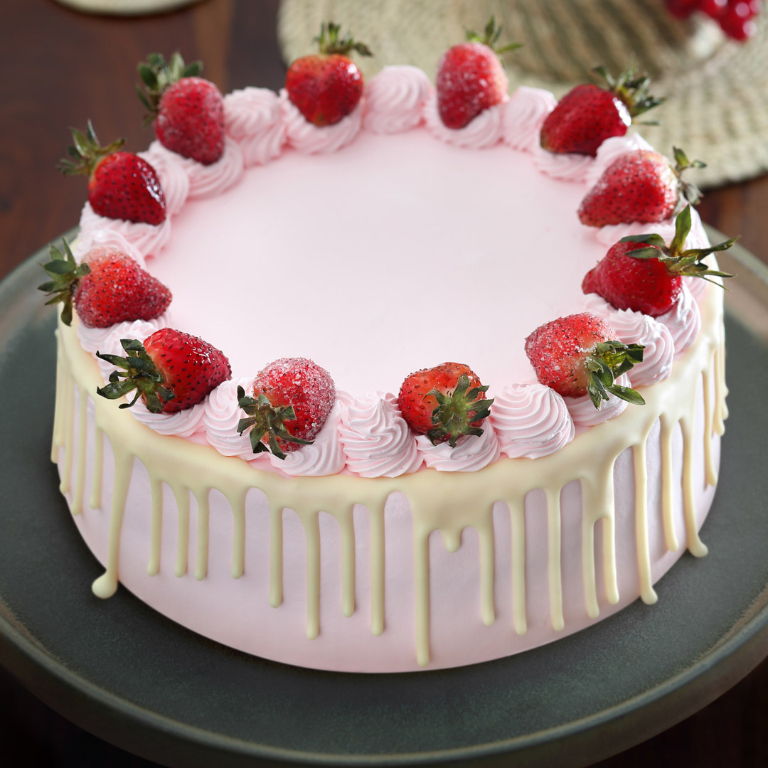 Make a Beautiful Chocolate Covered Strawberry Cake! #VDaySweets - Mom Does  Reviews