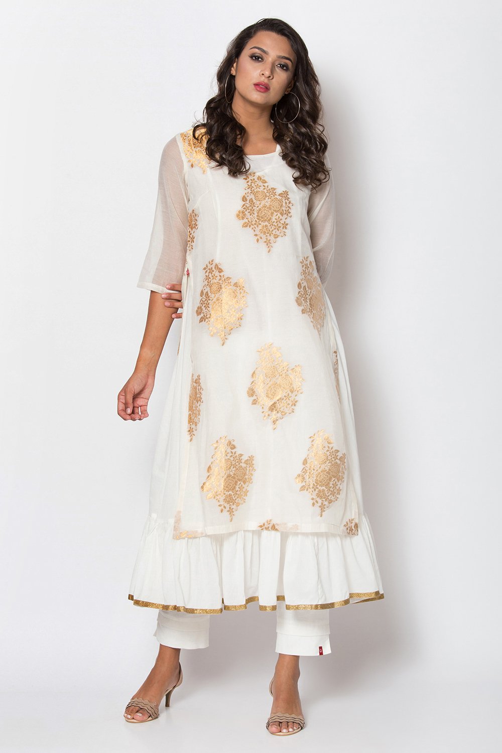 

Off White Poly Metallic Cotton Flared Yarndyed Kurta