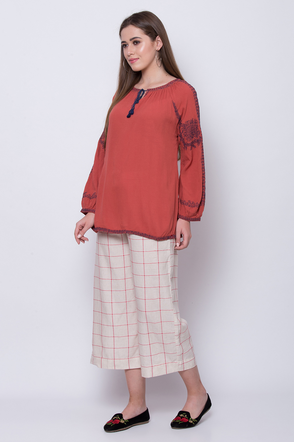 

Maroon Viscose Solid Kurta Palazzo Set