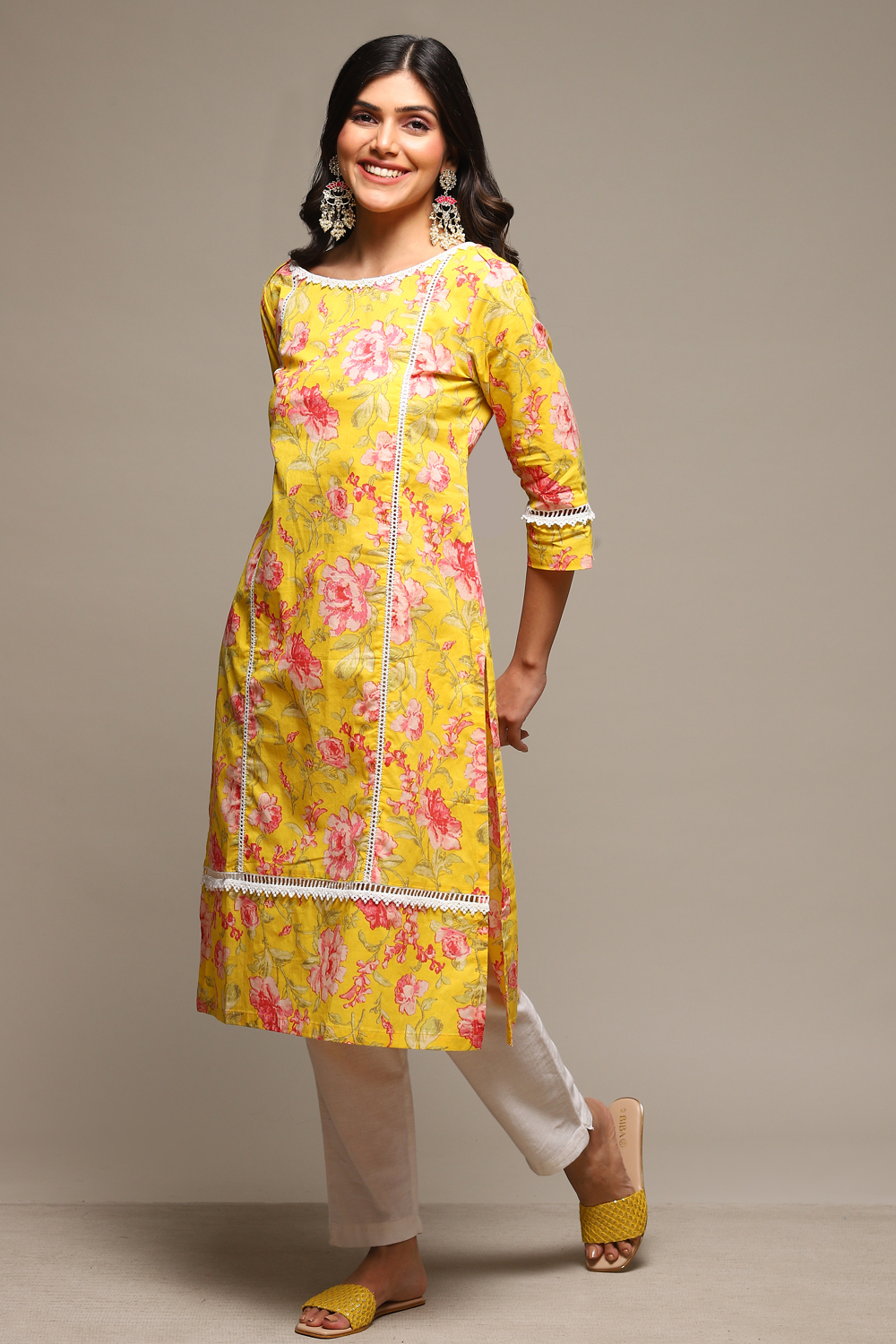 

Yellow Cotton Straight Printed Kurta