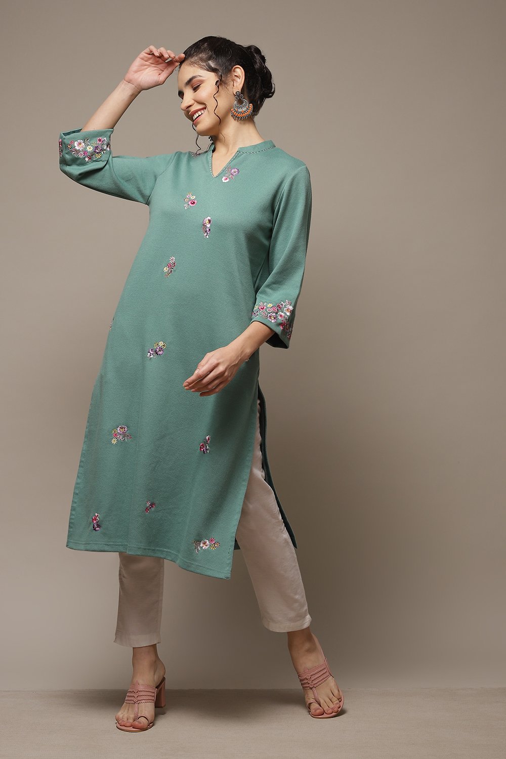 

Fern Green Acrylic Straight Yarndyed Kurta