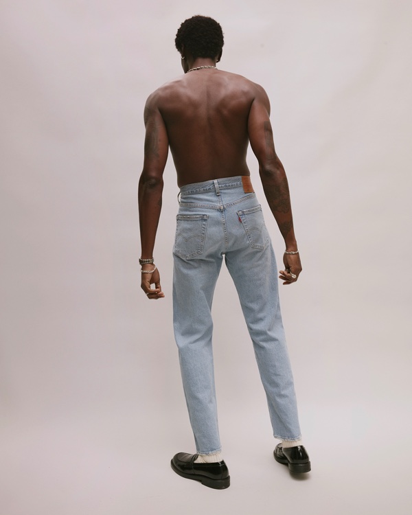 Model styled in Levi's 501 Men's Jeans - Levi's Hong Kong